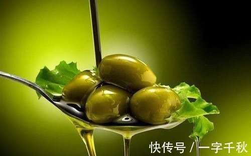 大豆油|每天吃大豆油的危害比糖还可怕？玉米油、菜籽油、橄榄油，吃哪种