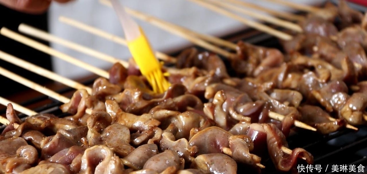 不用焯水,不用油炸,不用炒,教你孜然鸡胗的做法,越吃越香