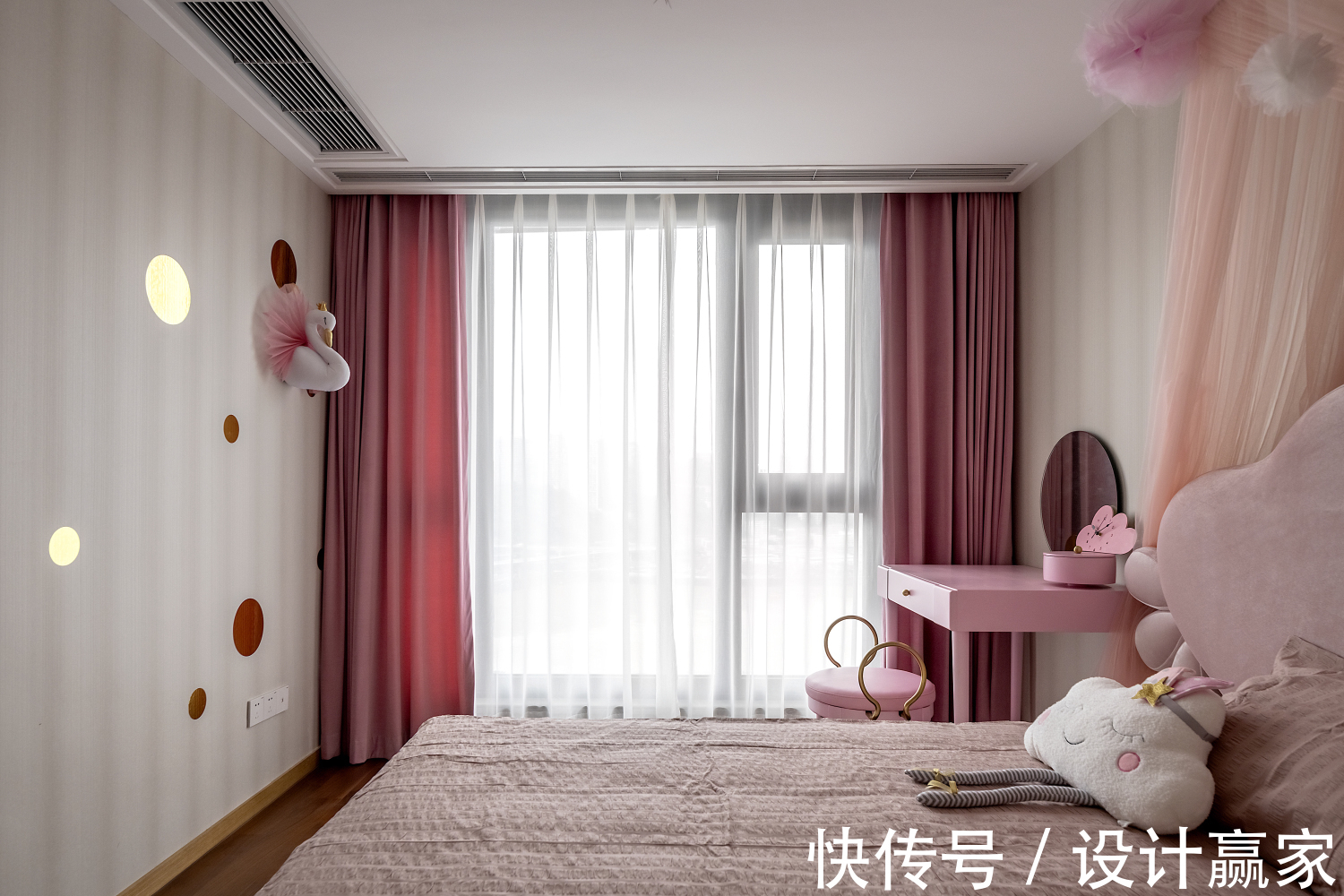 欧式|161㎡精致优雅四居，浪漫酒红+轻奢金，演绎欧式文艺范