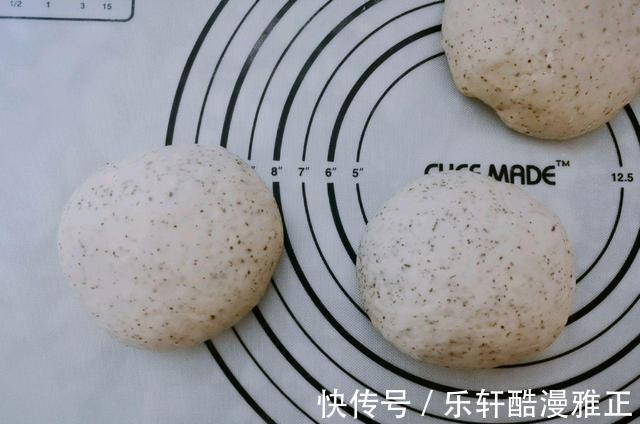 烤箱|在家做甜品，茶香四溢的红茶面包，制作简单还美味