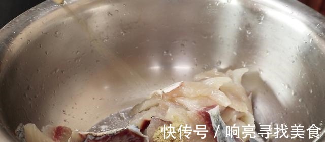 鱼肉|这才是鱼片最过瘾的吃法，外酥里嫩，香辣开胃，看着就有食欲！