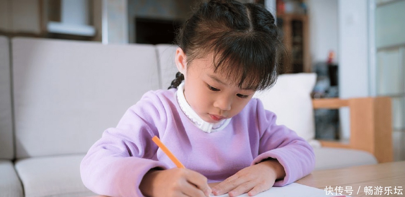 小龙|“这下可完了!”,爸爸让儿子“抓周”,孩子却径直爬向这东西