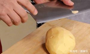 炒土豆丝前,别再用水冲洗了!怪不得你做的不爽脆,还粘锅…