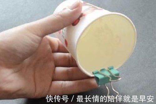 手机支架|一次性纸杯上夹个长尾夹,好多人不知道有啥用,但用过的人都夸好!