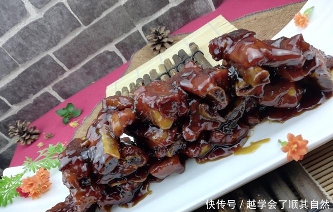 这才是地道糖醋小排的详细做法，还别不信，地道的很少吃得到
