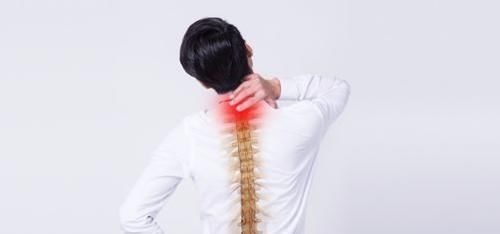 高血压|这才叫神医按一个地方,颈椎就不疼了快学学吧~