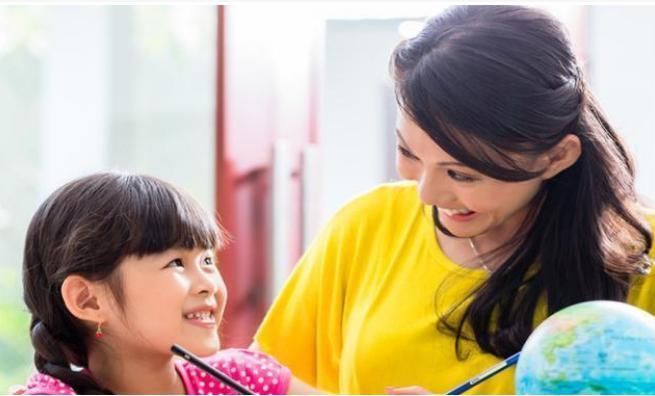 穿衣|90后辣妈给儿子开家长会,却因穿着惹争议,孩子尴尬抬不起头