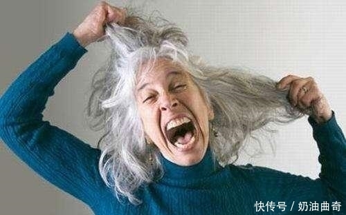 白头发|人的头发为什么会变白?不一定是年龄,知道这几点之后让你白变黑