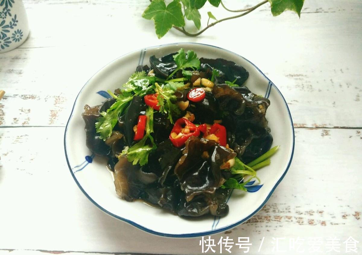 木耳|这道菜是“一次性”菜,没吃完倒掉也不要隔夜吃,不然危害很大