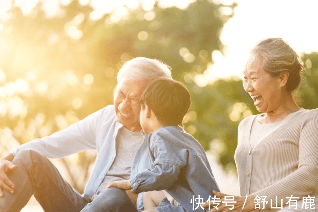 儿媳妇|研究表明,老人退休后,越“带娃”越会闹出家庭矛盾,原因有三