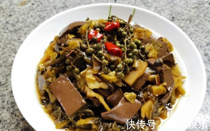 果蔬菜|天冷了，记得多给家人吃这道暖身菜，酸辣开胃，比肉香！