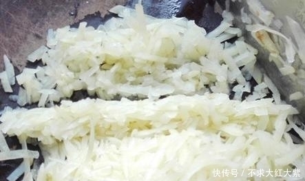 没想到这个东西还可以当饺子馅,香软细腻比肉还香,你肯定没吃过