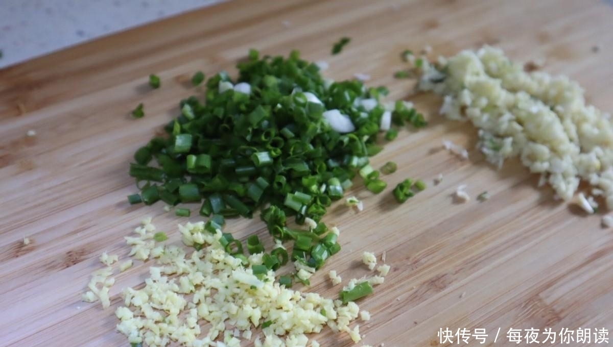 这样做馅饼不仅好吃,还简单易操作,馅料满满