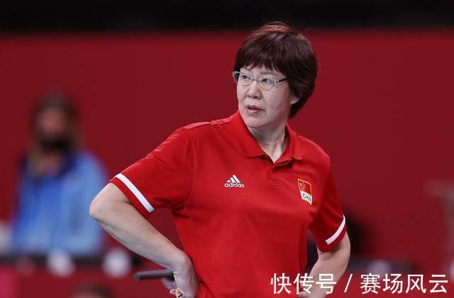主教练|2位助理教练即将离开!郎平团队骨干只剩赖亚文,中国女排缺教练