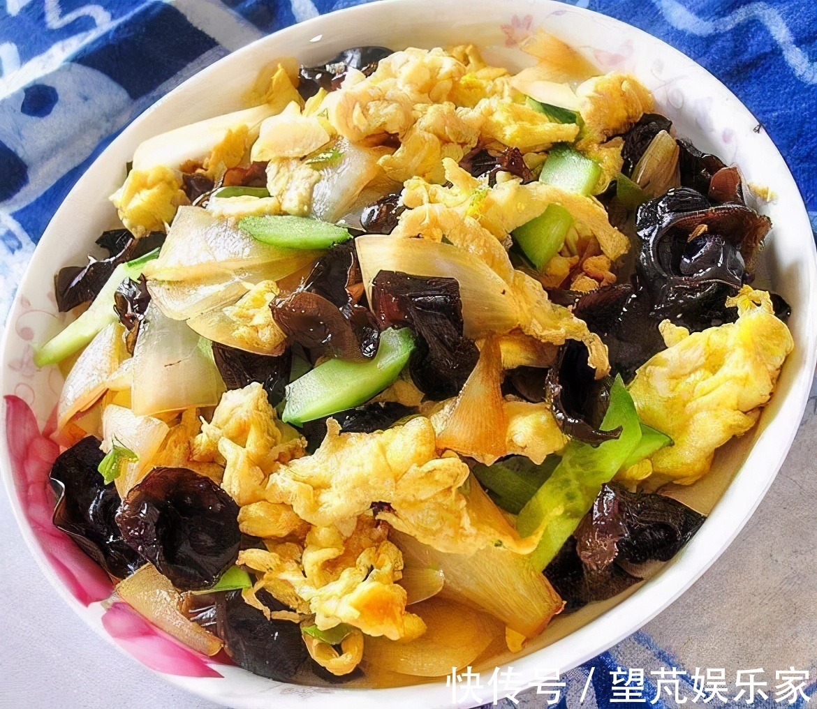 蛏子|女性到了中年,适合吃3种美食,美白护肤,排毒抗衰,缓解疲劳