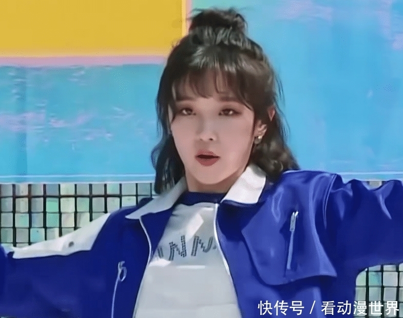 节目 宋雨琦在跑男表演新歌,跳舞好有魅力,淡妆下的颜值让人惊艳