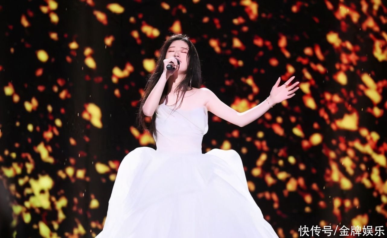 好声音新科冠军单依纯签了一个小公司!李健是不是把她耽误了?