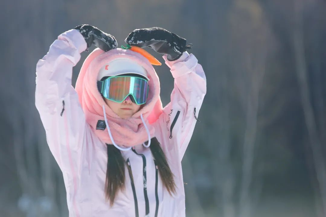 汉服 美翻了！小姐姐身穿汉服滑雪，网友：这就是女侠吧