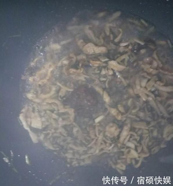 川菜鱼香肉丝，秋季下饭菜必选，隔三差五吃1次，肉丝软嫩还Q弹