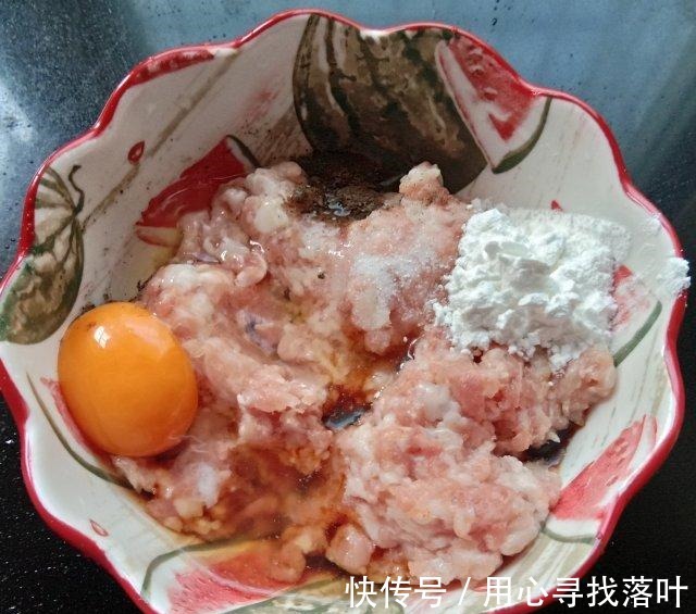 口蘑菜心|口蘑菜心肉丸汤，营养丰富，汤鲜味美！