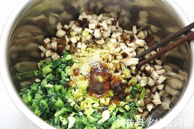 纯素馅大包子，鲜嫩多汁，比肉的还香，一次多蒸点，早餐也有了