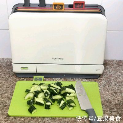 解馋|#助力高考营养餐#无敌开胃解馋酸辣爽口——凉拌青瓜