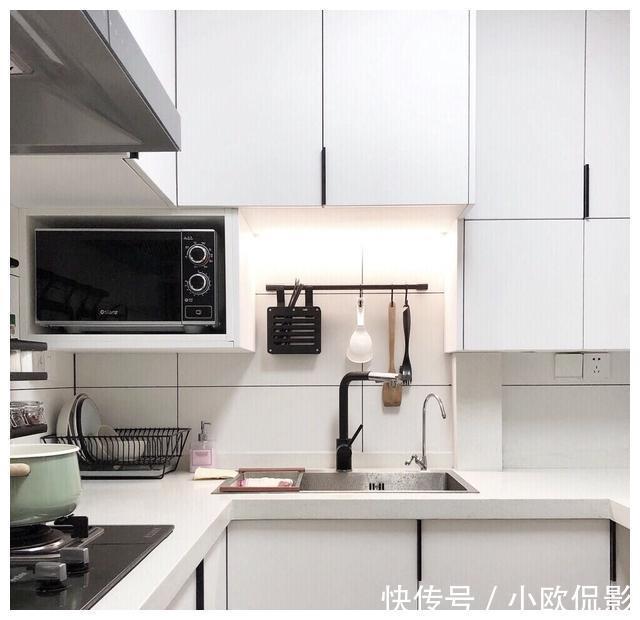 极简白|小姐姐爆改64平老房子,用最简约的黑白,打造最具清新质感的家!