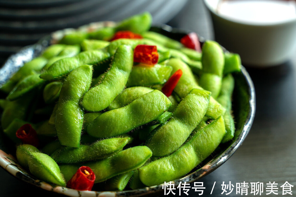 技巧|做水煮毛豆，掌握4个重要技巧，毛豆翠绿不发黄，个个都入味