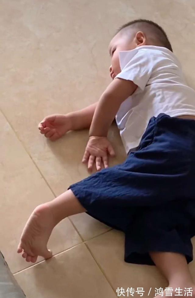 哥哥|哥哥开学7天,弟弟“颓废”度日,网友:没人抢的玩具突然不香了