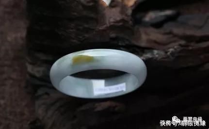 大处着眼小处着手 选购玉手镯不应求毛求疵