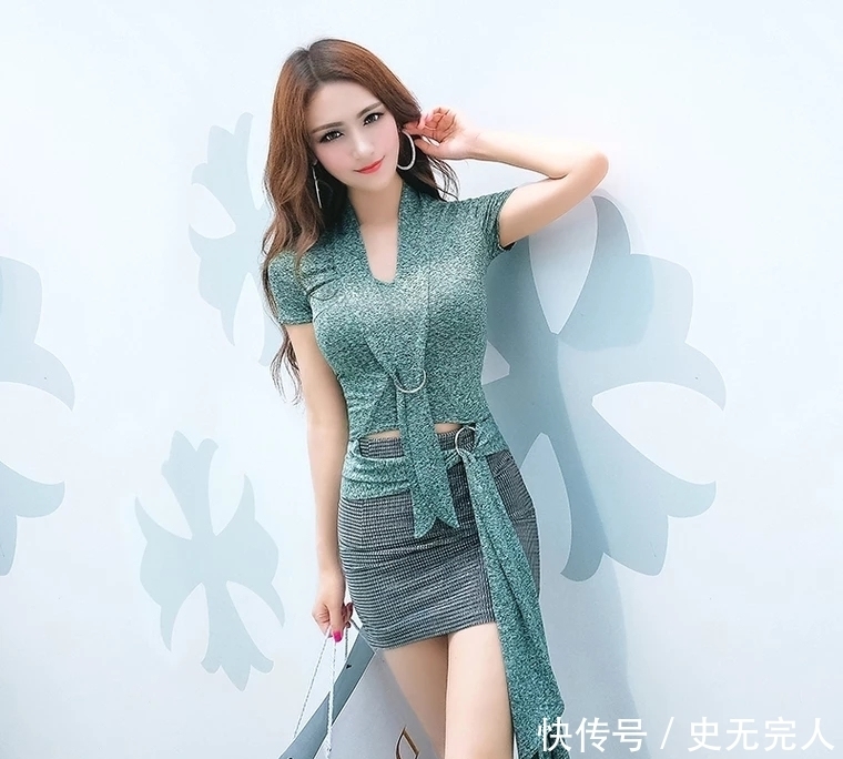 姣好|身材姣好,颜值在线,气质模特演绎女人似水柔情