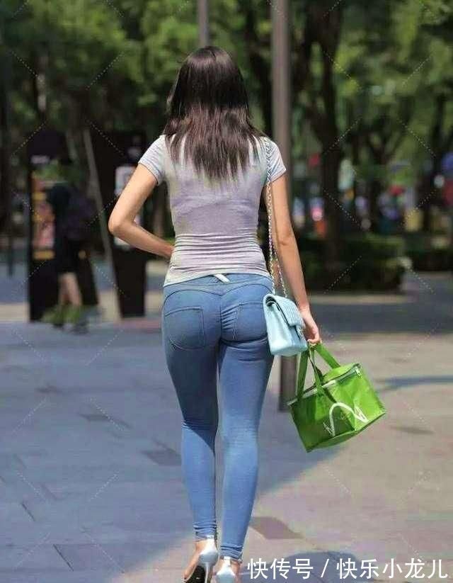 优雅 休闲修身T恤,搭配紧身牛仔裤,尽显职场女性的成熟优雅气质