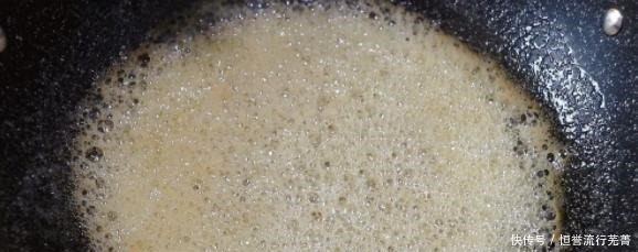 这不是水果,但有一个和水果一样的名字,皮脆,形似羊角