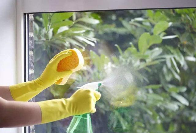 窗户如何才能擦得更干净4招技巧请收好,窗户从此干净如新