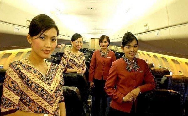 老年|世界各国空姐你都见过哪些国家的最喜欢哪个航空的空姐!