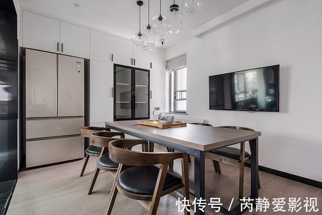 起居室|这对夫妻很有远见,选择去客厅化装修,让一家人的感情快速升温