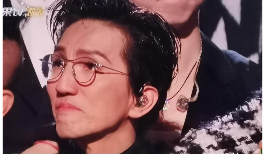 《披荊斬棘的哥哥》總決賽之夜，林志炫痛哭，安慰他的是誰？