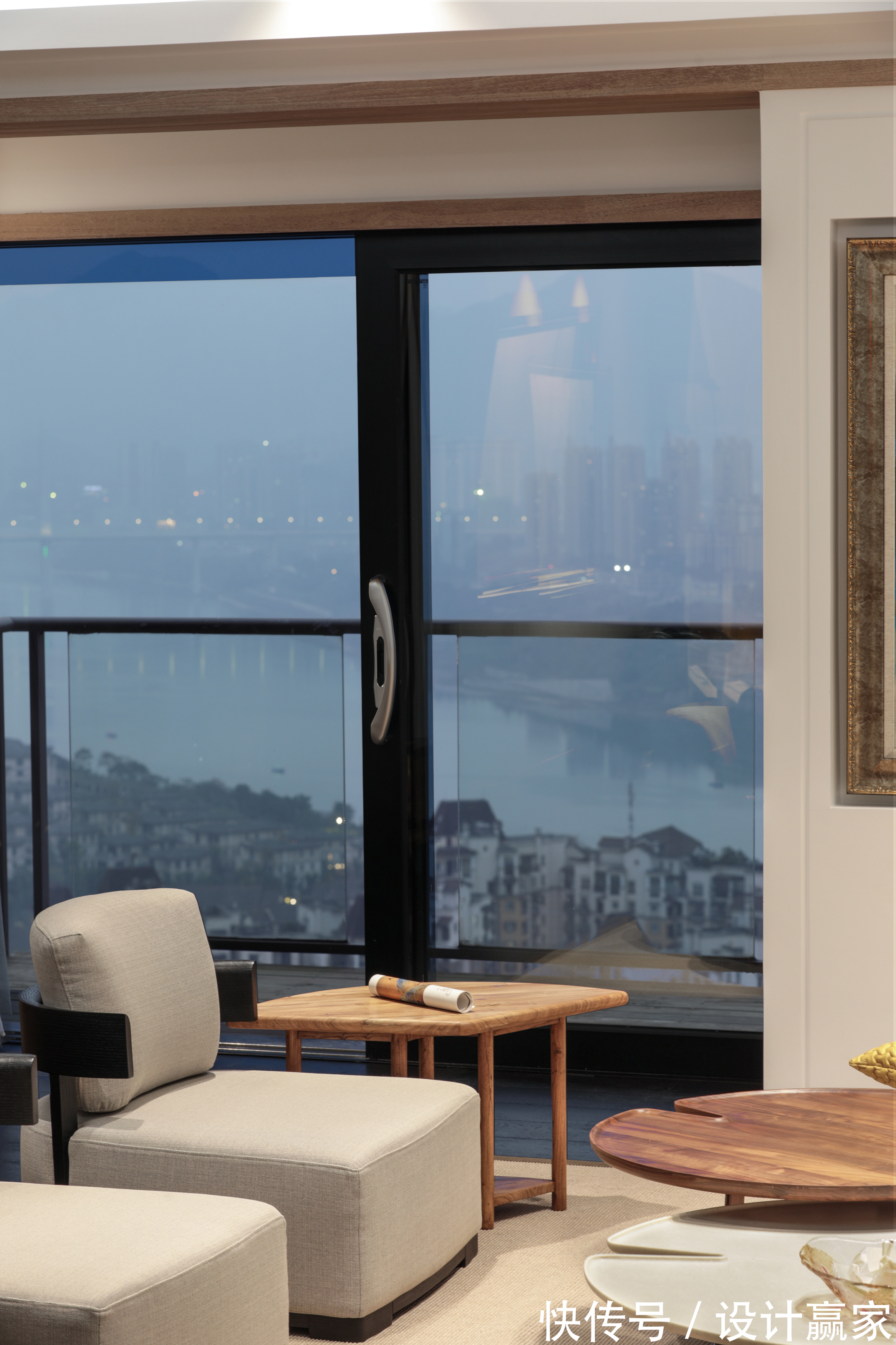 客厅|200㎡江景大宅，现代中式的古朴优雅之美，简约中透着高级