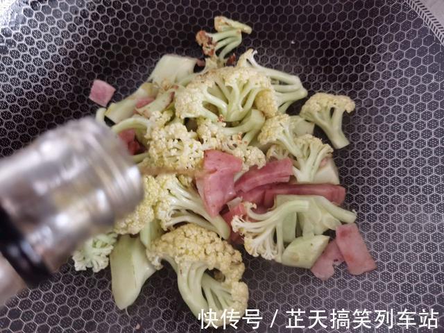 喷香|用培根炒花菜：喷香十足的一道菜，做法还简单