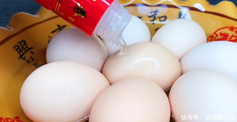 快速腌鸡蛋的做法，我们家每次都是这么腌的，个个流油，太好吃了