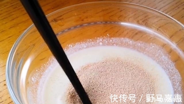 红薯里加一个鸡蛋，不用烤箱，不用锅烙，简单一做，比面包还好吃