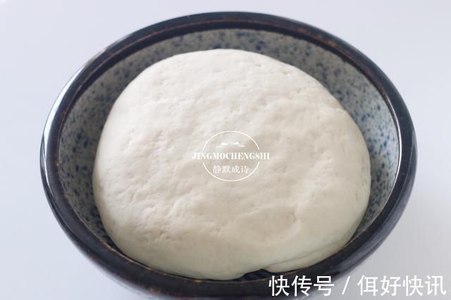 面粉换个做法，比包子简单，比馒头好吃，刚出锅孩子就吃了俩