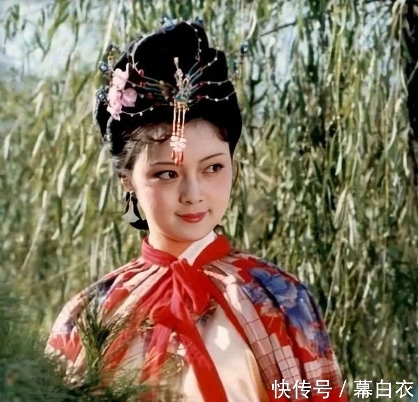 刘姥姥$贾母喜欢宝钗吗?凤姐和贾琏的闺房私话,暗示了贾母真实想法