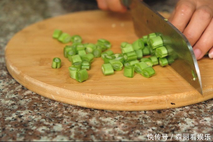  季节|又到了它正好吃的季节了，每次遇到买2斤，铁是菠菜的10倍还补钙