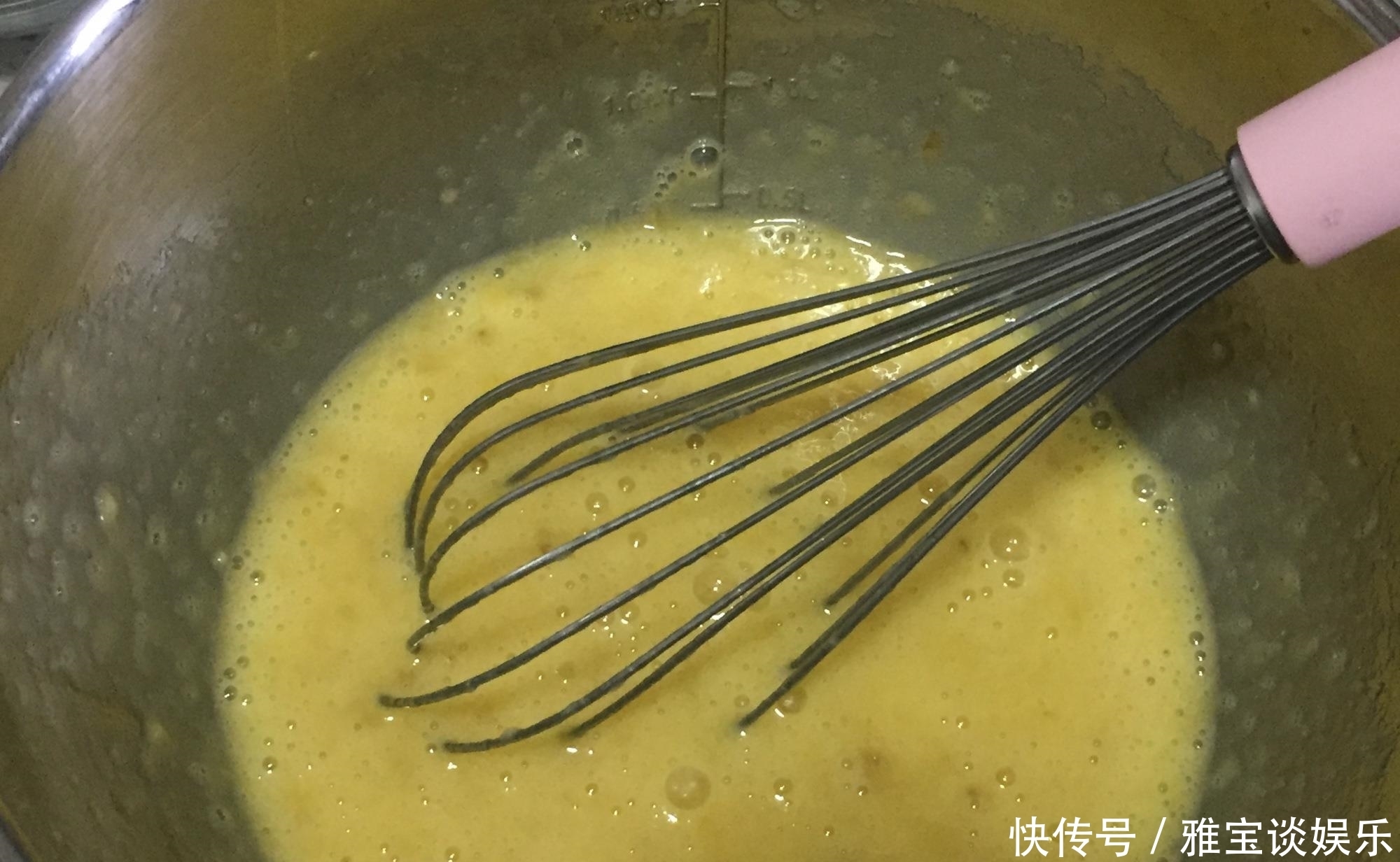 打发|教你用2根香蕉,2个鸡蛋,1碗面粉做蛋糕,免打发,新手一次成功