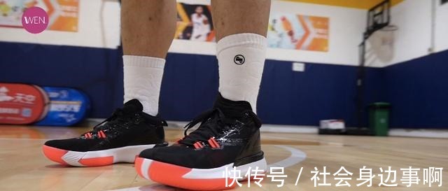 侧翻 四百块不到的未来超巨签名鞋,好穿但不推荐的Zion1实战测评!