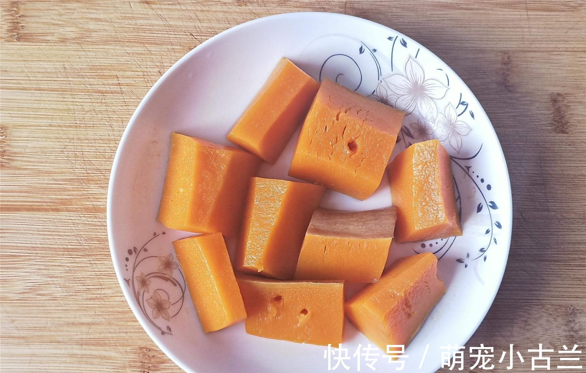 花卷|最近花卷这个做法火了,一切一卷像朵花,好看好吃,朋友圈都在晒