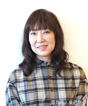 刘海|40,50岁女人发型别乱剪,几款流行的中年发型,换对才年轻