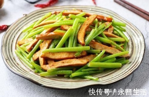 嫩叶|失眠最怕吃此菜,每天炒一盘,百吃不腻,失眠好了,一觉睡到天亮