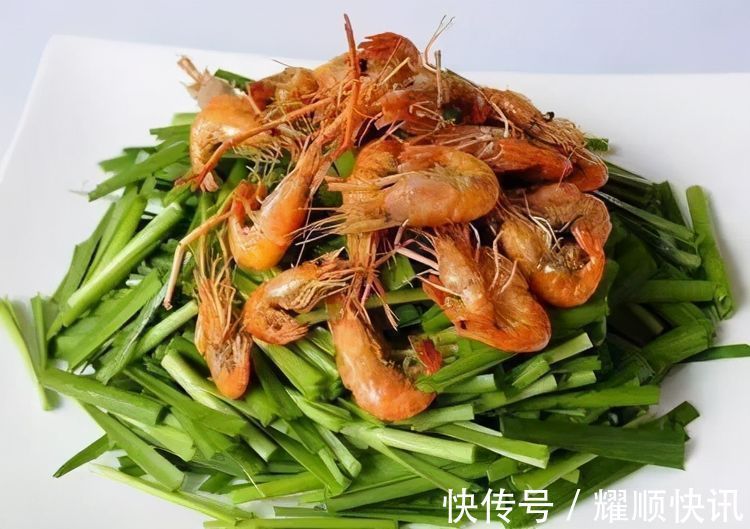 胡萝卜|女性想要身体好，常吃3种食物，排毒清肠，刮油消脂，营养又瘦身